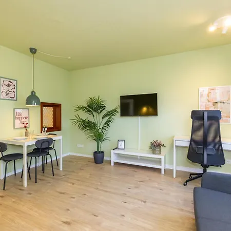 Ruhiges Mit Stellplatz Nahe Innenstadt & Main Wurtzbourg